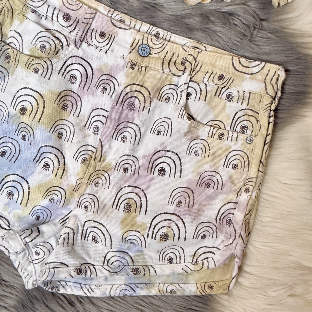 Anthropologie Hannah Leathers Pilcro Dolphin Rainbow Print Denim Shorts Sz 29 - Picture 5 of 11